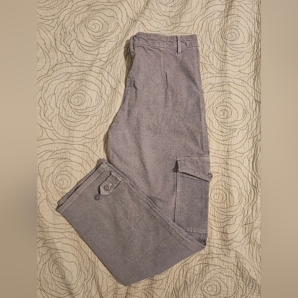 Women's Straight Leg Jeans in Gray
